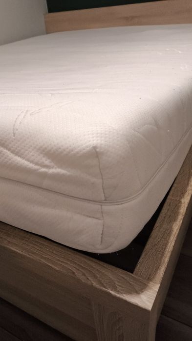 Materac na łóżko 160x200