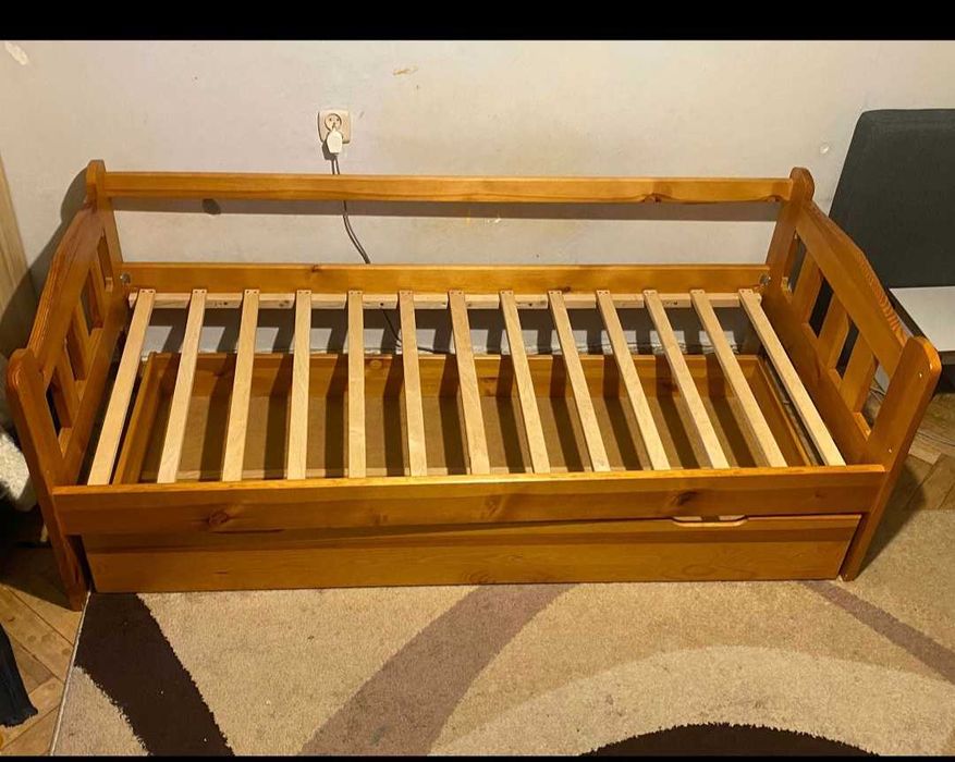 Łóżko drewniane z szufladą 89/185