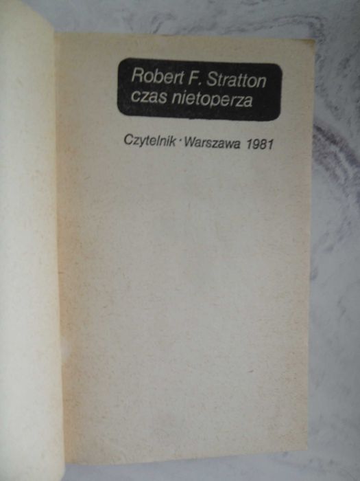 Czas nietoperza, Robert F. Stratton