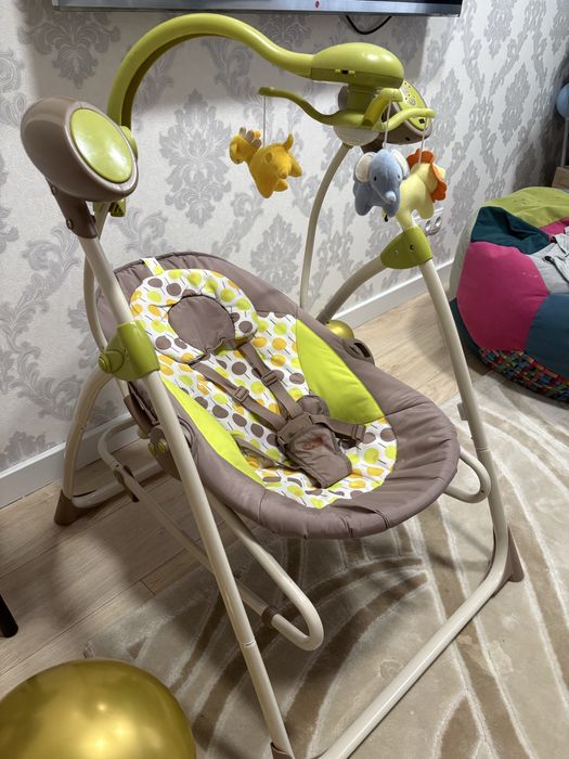 Дитяча гойдалка з народження