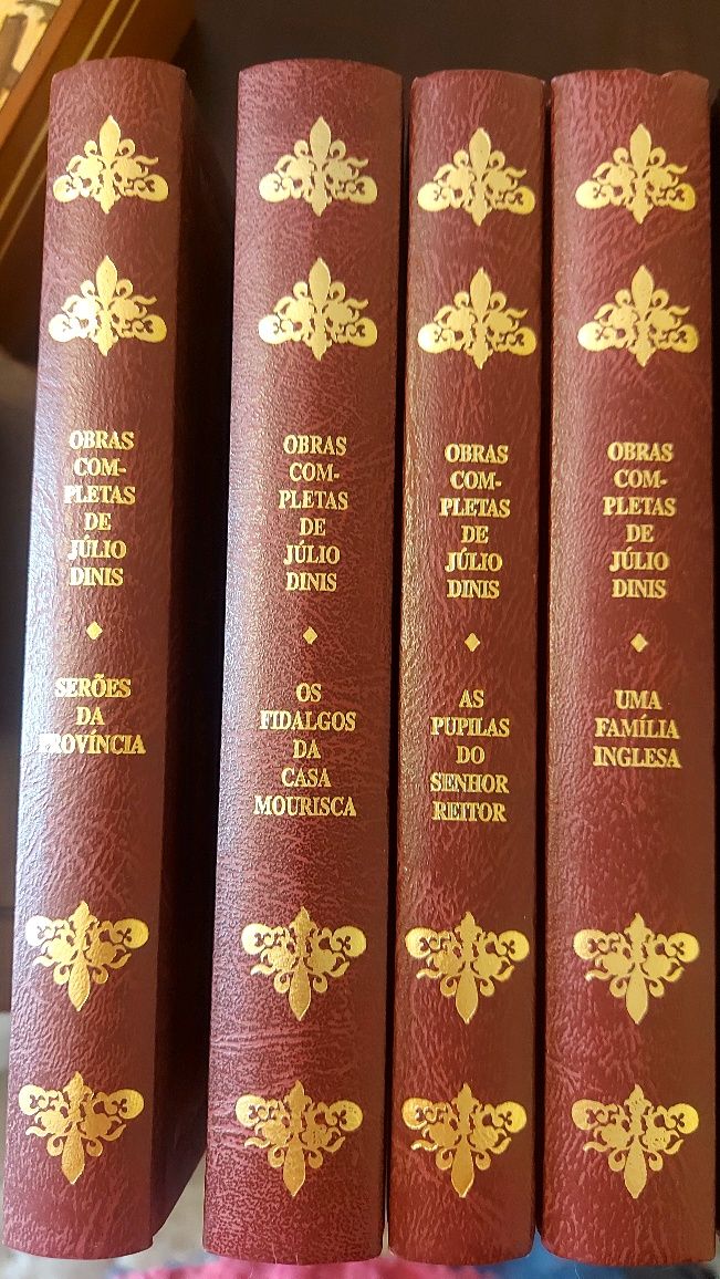 Livros encadernados