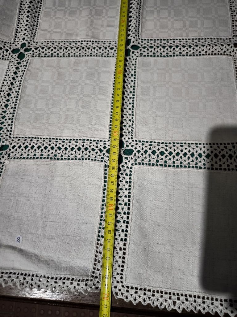 Toalha de renda com tecido