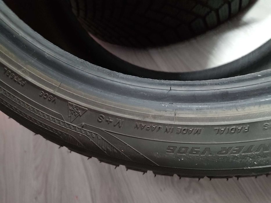 Opony zimowe 245/40 R18 Yokohama BluEarth-Winter V906, 2024 r.