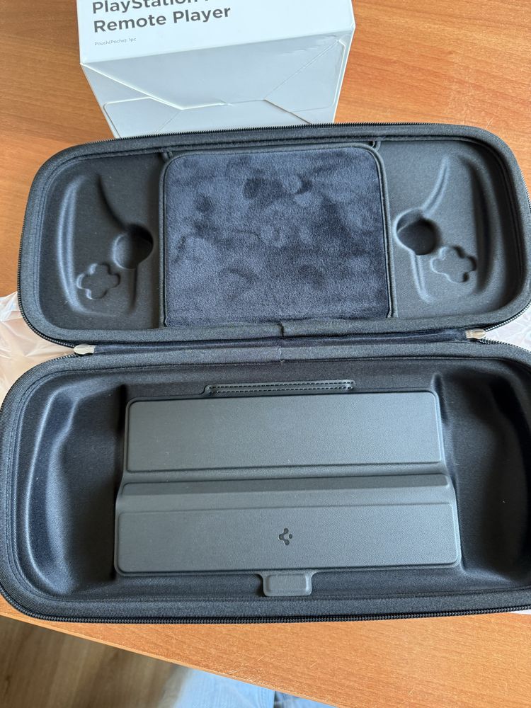 Spigen Rugged Armor Pro capa Playstation Portal
