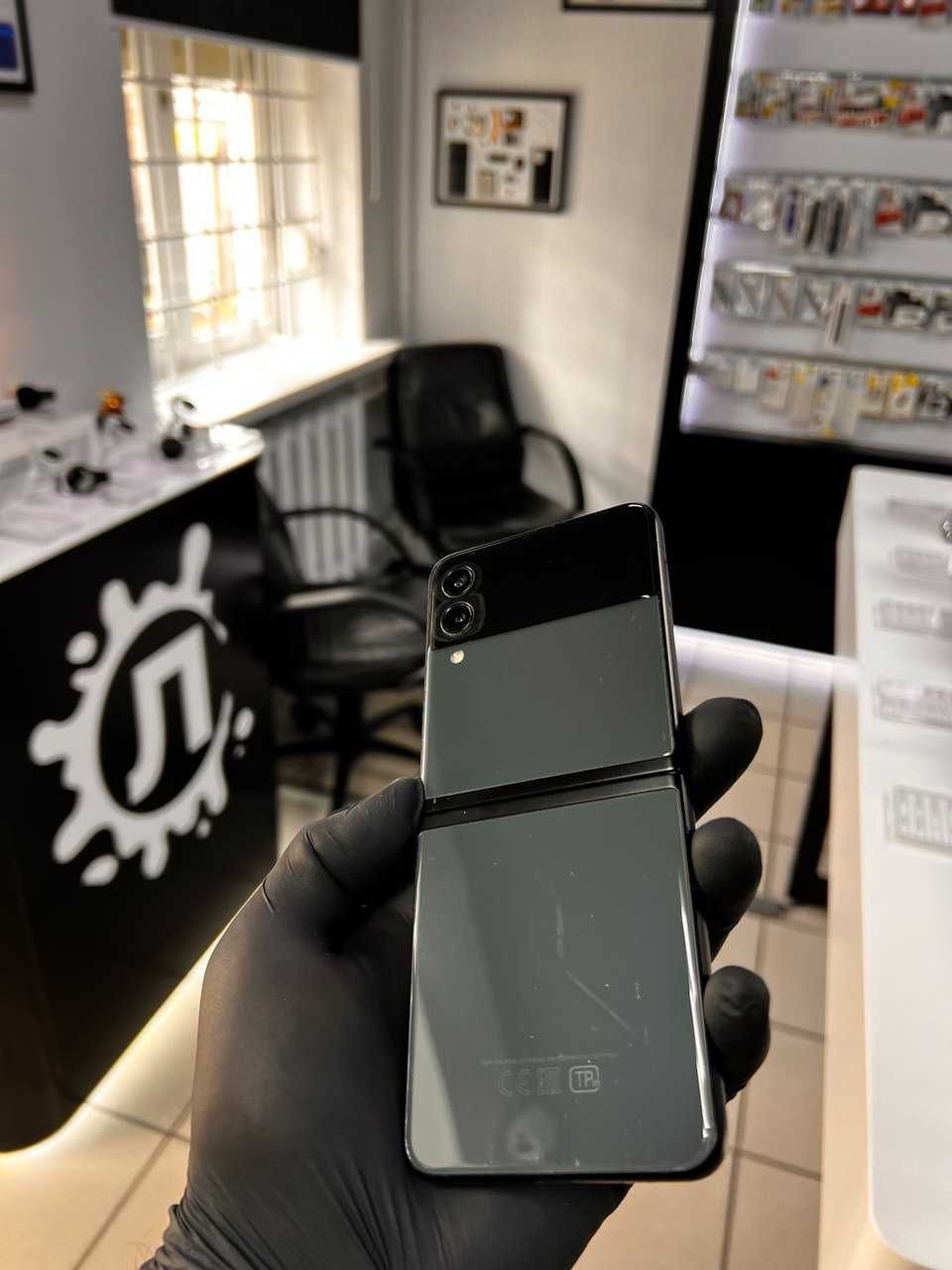 Samsung Flip 3 (F 711 B) 256 Gb