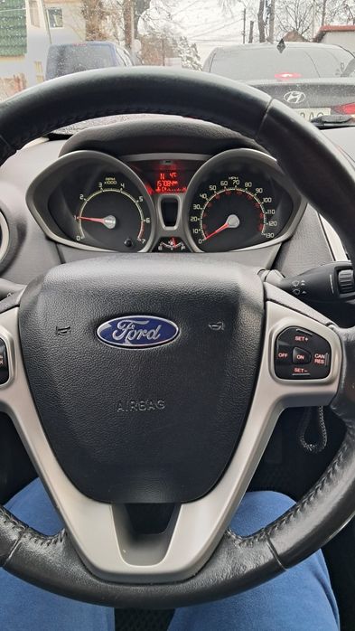 Ford Fiesta 1,6 автомат