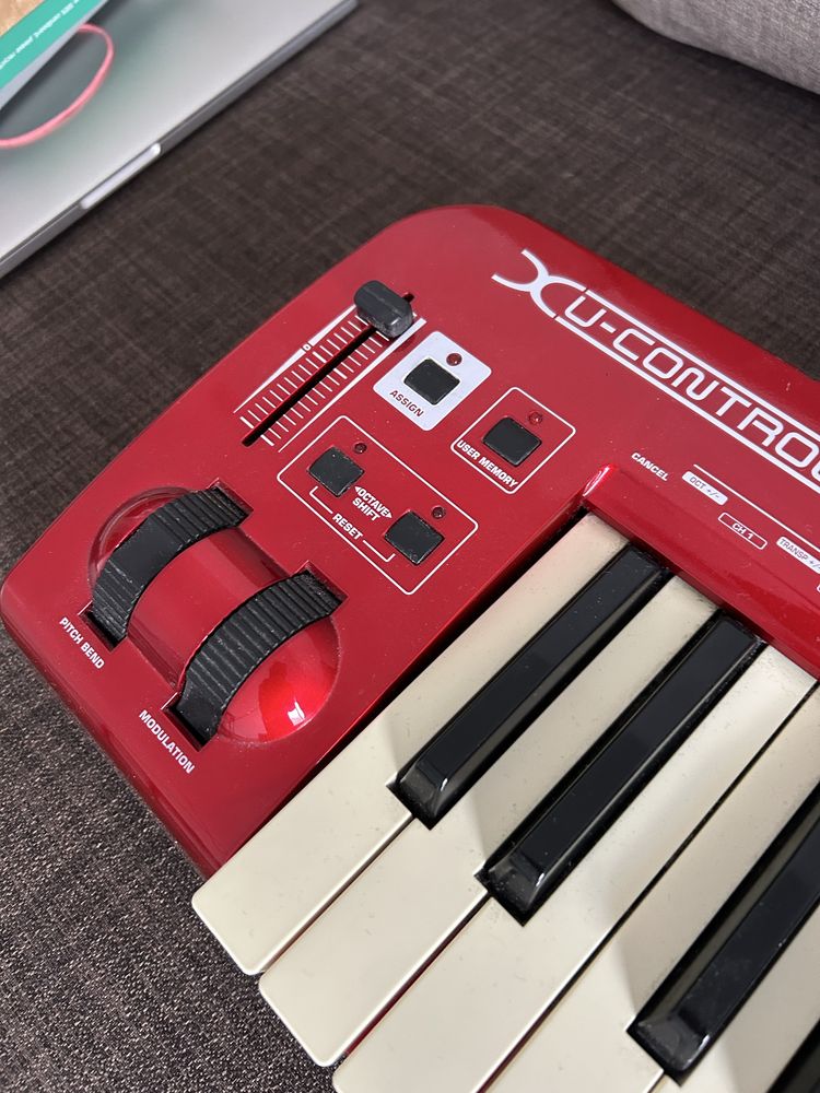 MIDI клавіатура Behringer UMX490 U-CONTROL