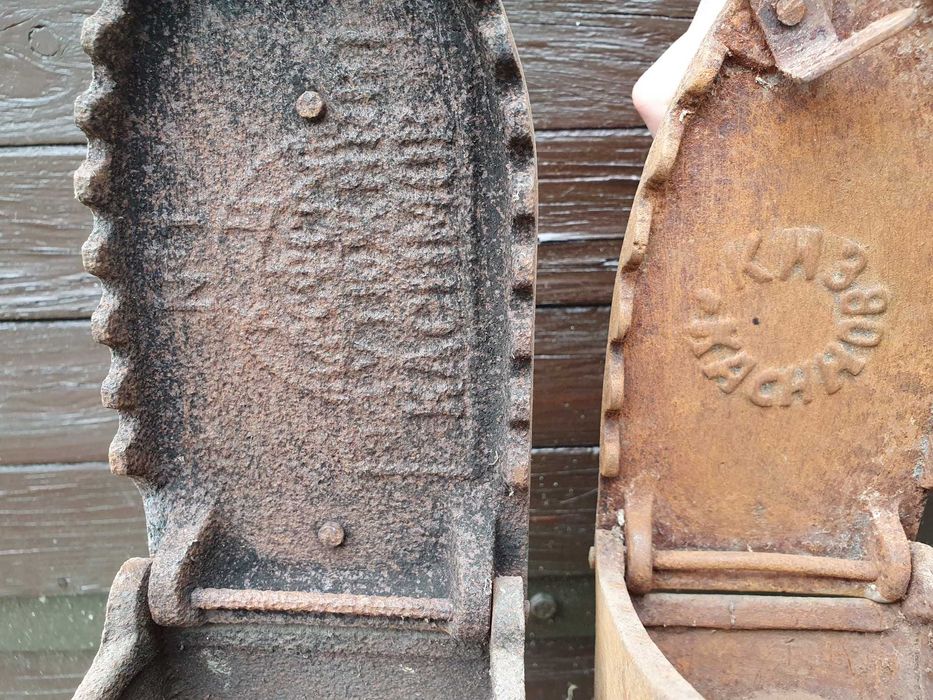 Stare żelazka na duszę na węgiel