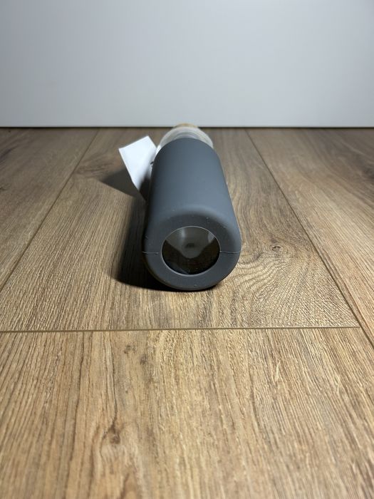 Bidon butelka na wodę 500ml vilde szklana w pokrowcu z gumy