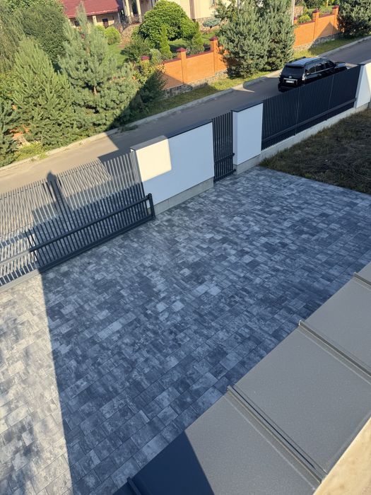 Продаж Сучасний будинок з гаражем с. Тарасове, Луцький р-н