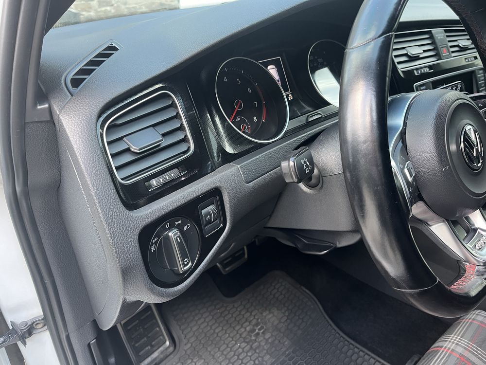 VW Golf GTI 2016 в Лізинг | Кредит