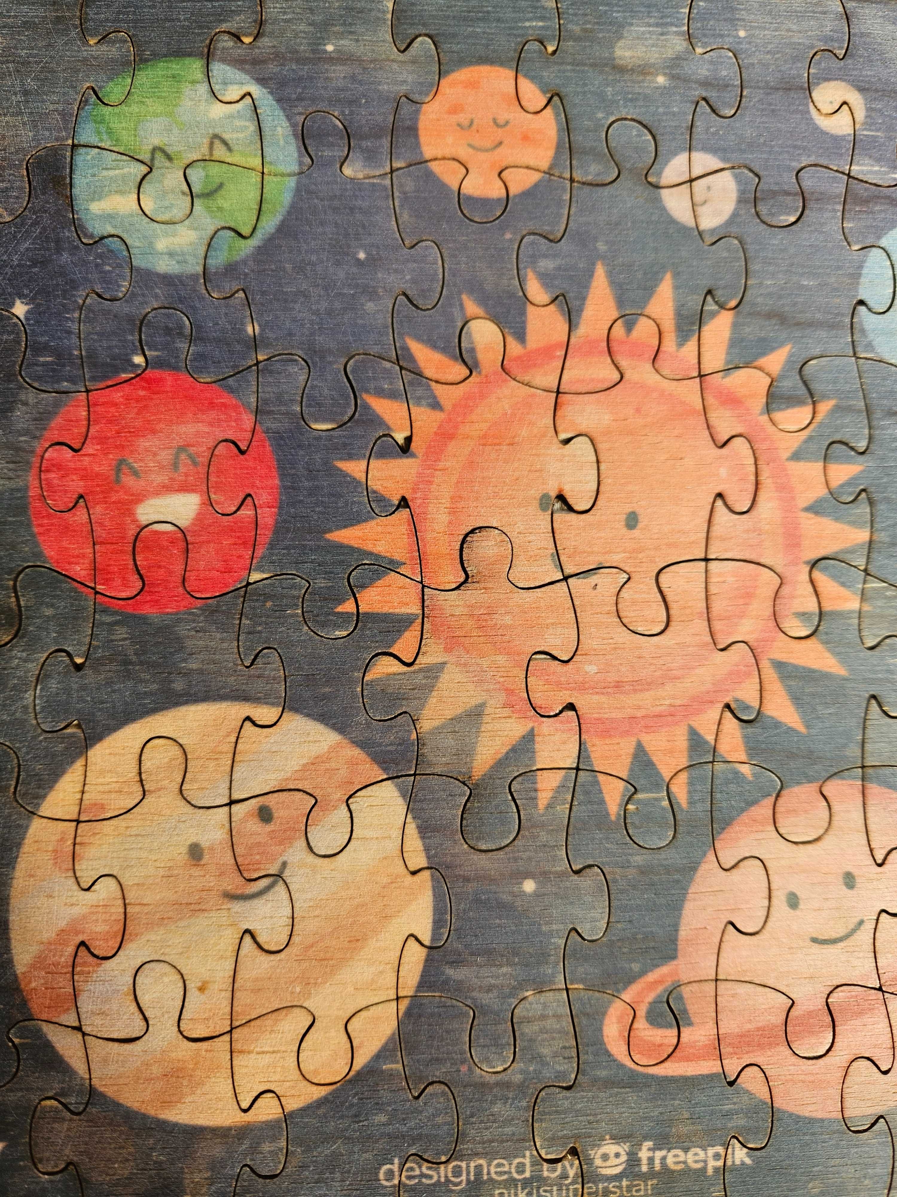 Puzzle drewniane planety
