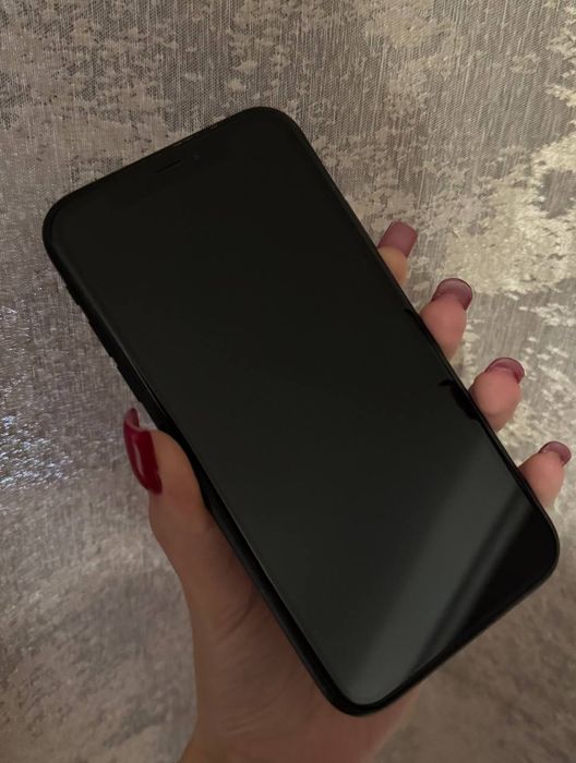 iPhone XR 128GB — у хорошому стані