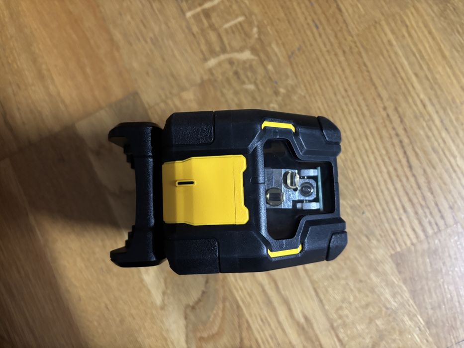 Лінійний лазерний рівень DeWALT DCLE34021N