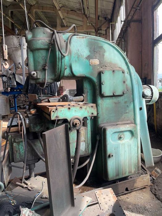 Фрезерний станок 6Н13П | На запчастини / ремонт