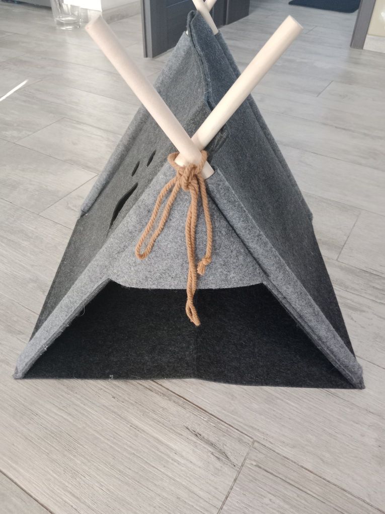 Tipi dla kota/psa. Filcowe