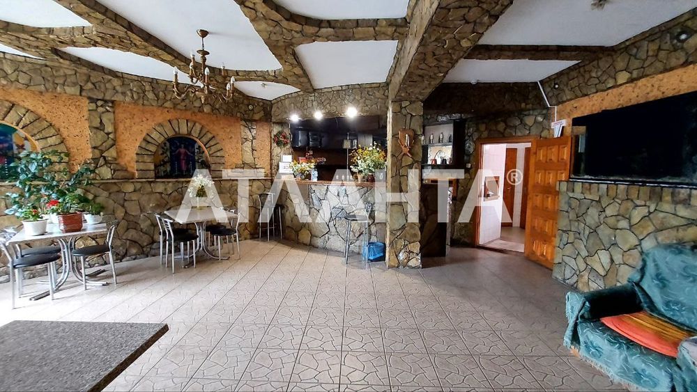 Земельна ділянка 26 соток з СТО, мийкою та готелем