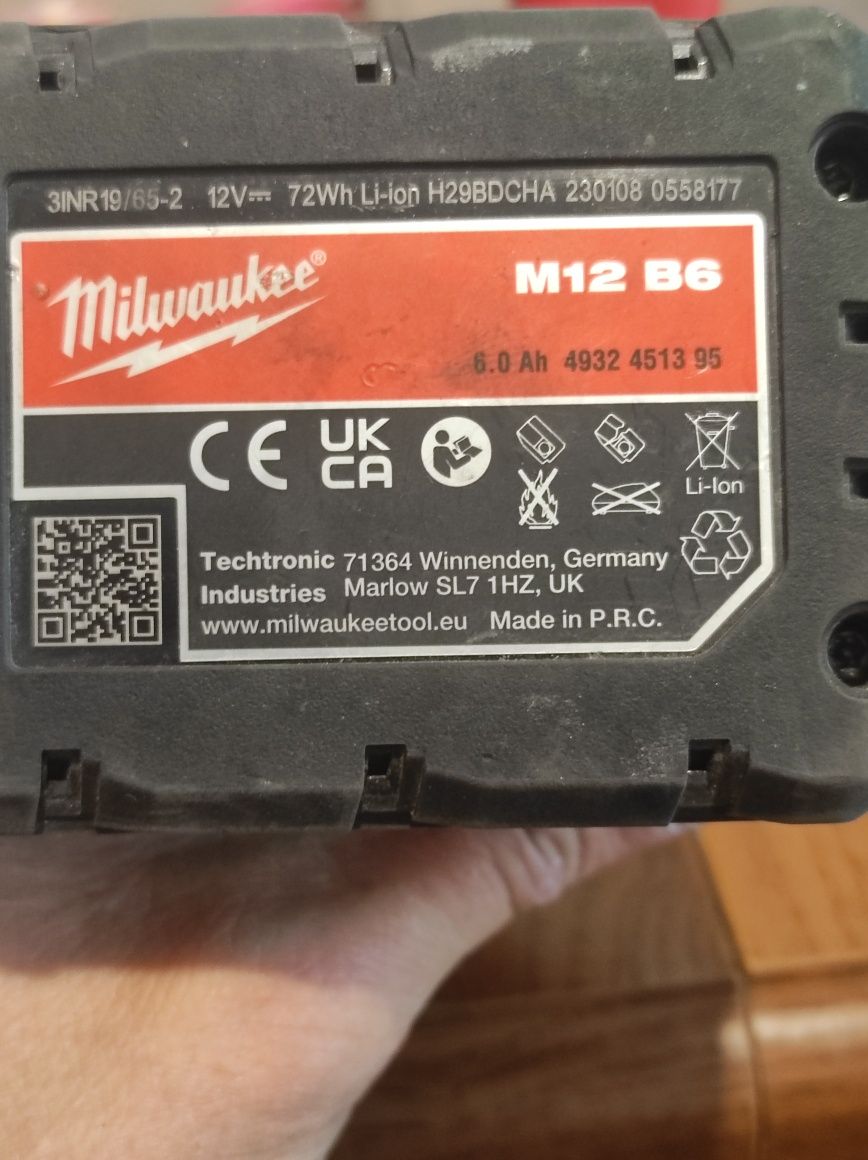 Продам акумулятори Milwaukee 12 v