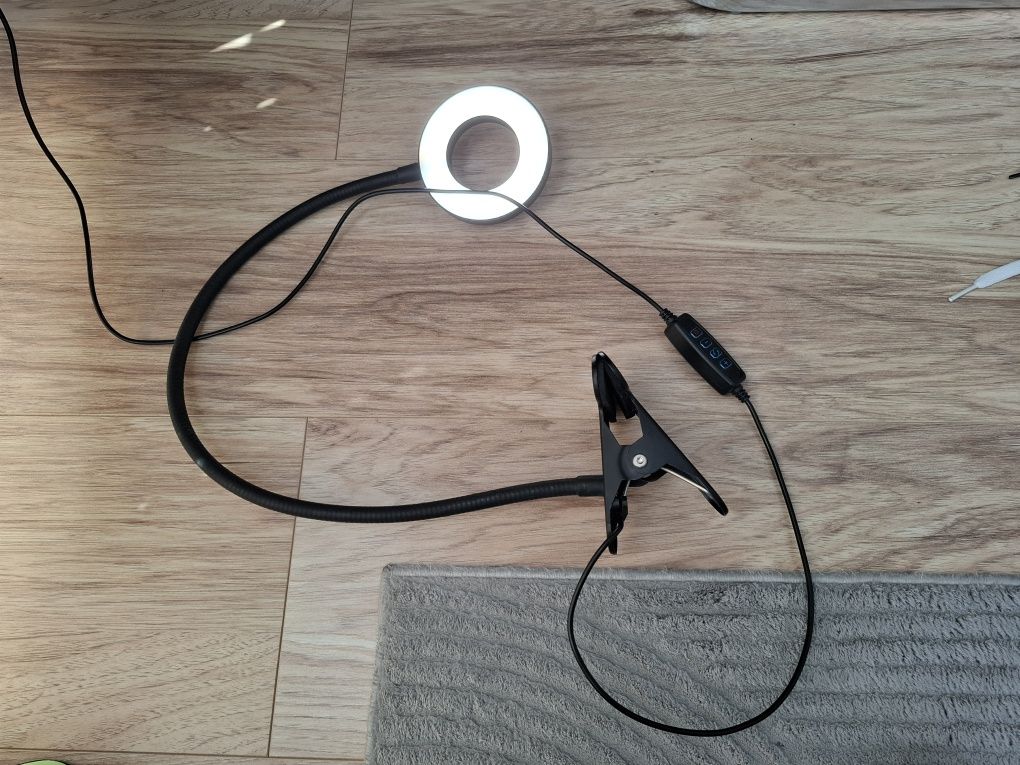 Lampka biurkowa książkowa led trzy barwy światła klips USB Czarna