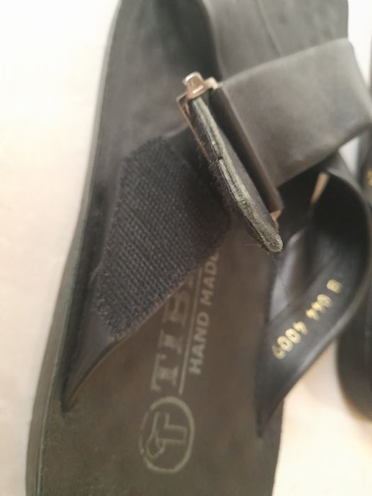 Шльопанці чоловічі шкіряні Tibet (р.40), жилет