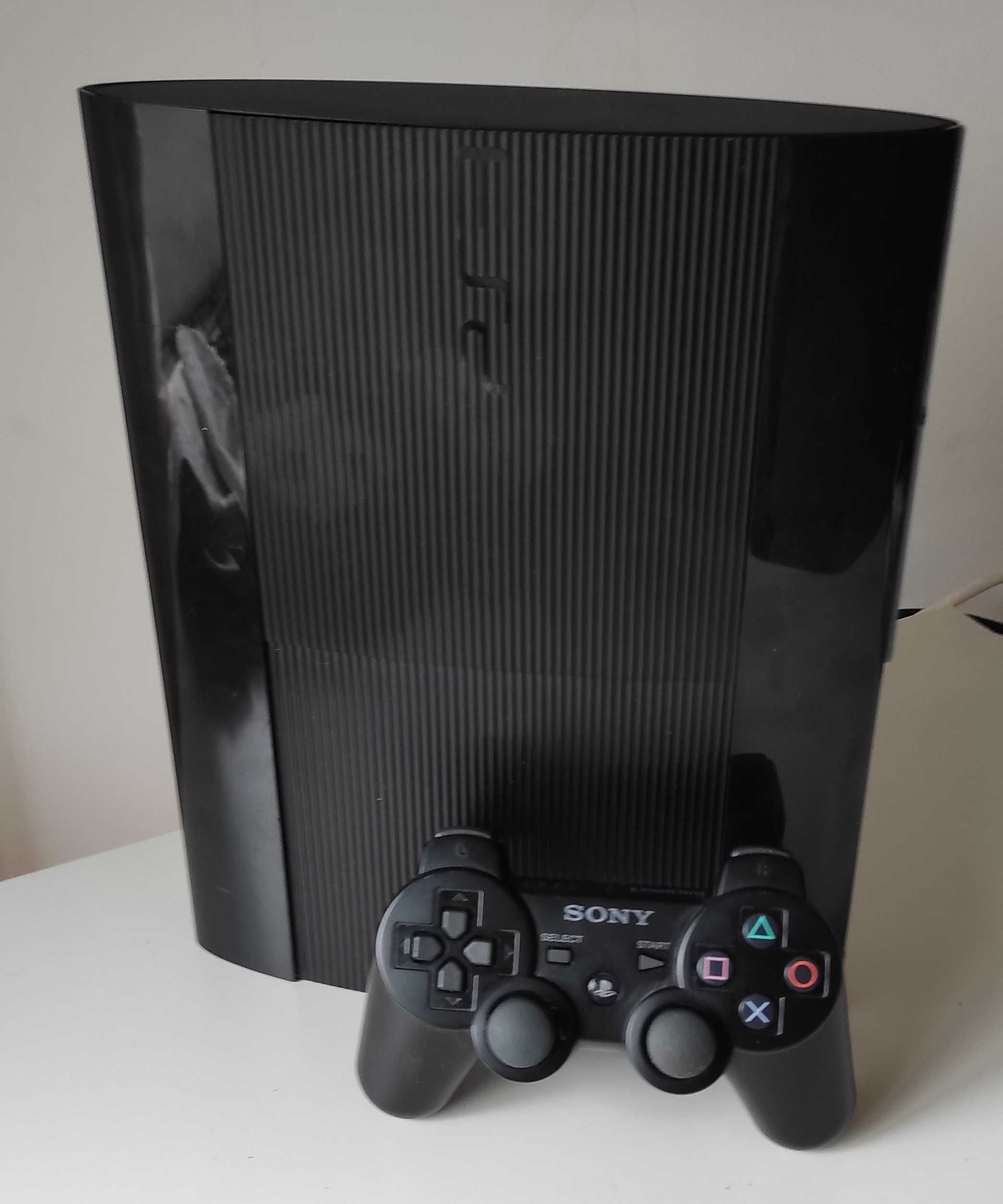 Playstation 3 - Super Slim - 500GB - Desbloqueada