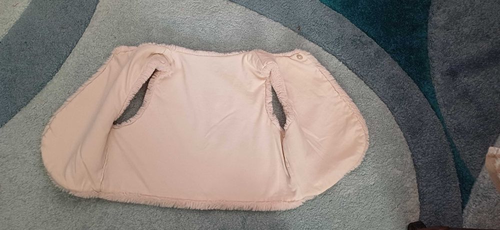 Желетка мехова на дівчинку 6-12 міс