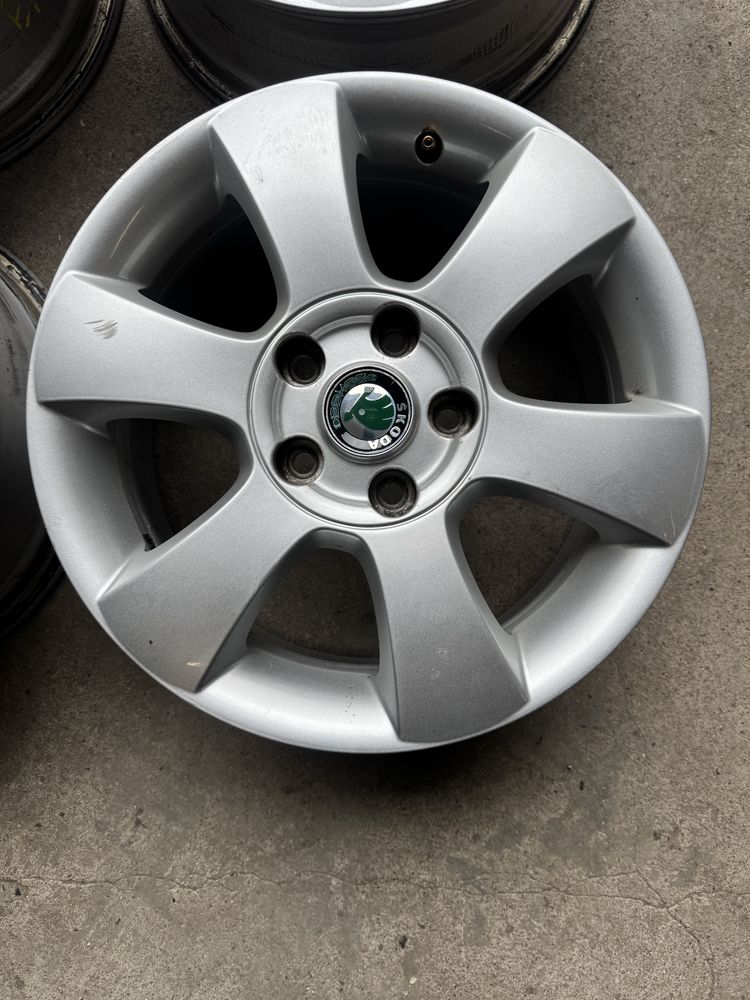Felgi aluminiowe skoda 6 1/2x16 ET50 5x112