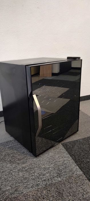 Lodówka szklane drzwi, witryna 60L. Klarstein S-264