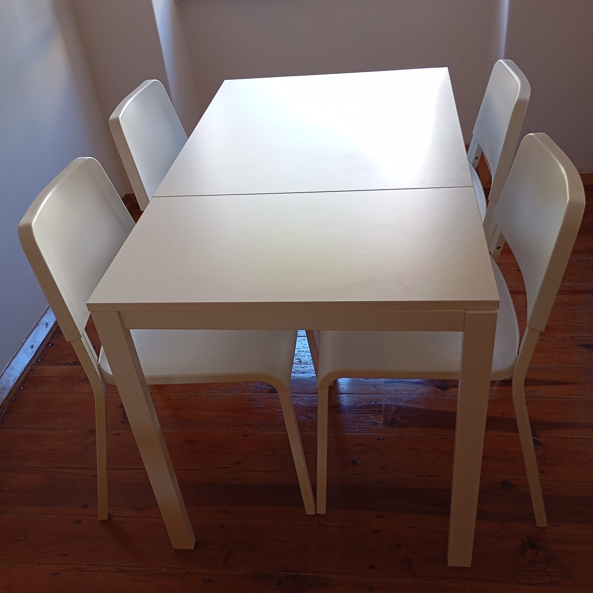 Conjunto Ikea mesa extensível + cadeiras