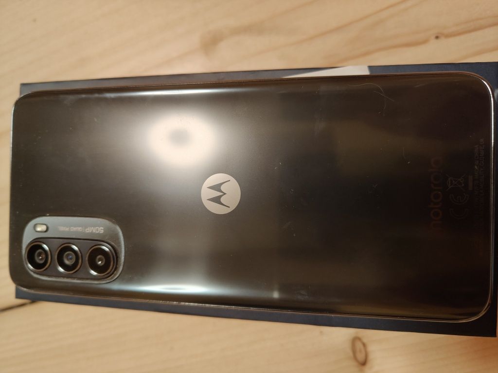 Smartfon Motorola G52