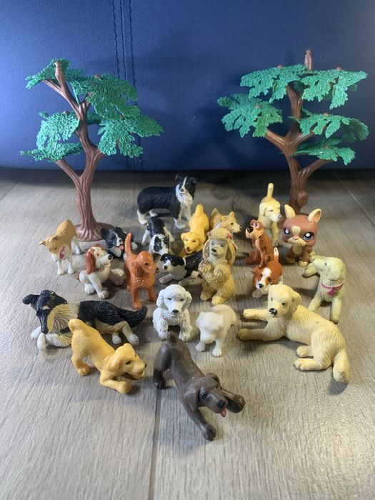 Іграшкові фігурки. Собаки.