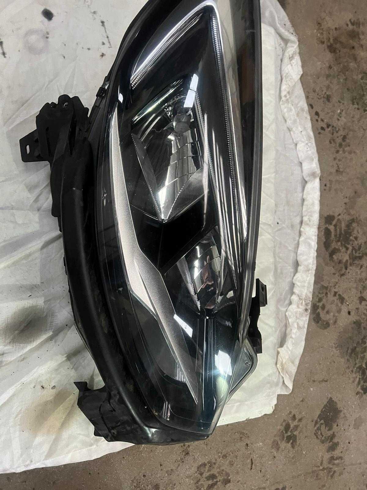 Lampa Opel Zafira C lift prawa kompletna oryginał europa