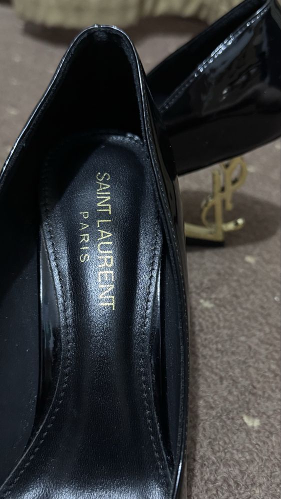 Yves Saint Laurent туфлі лодочки