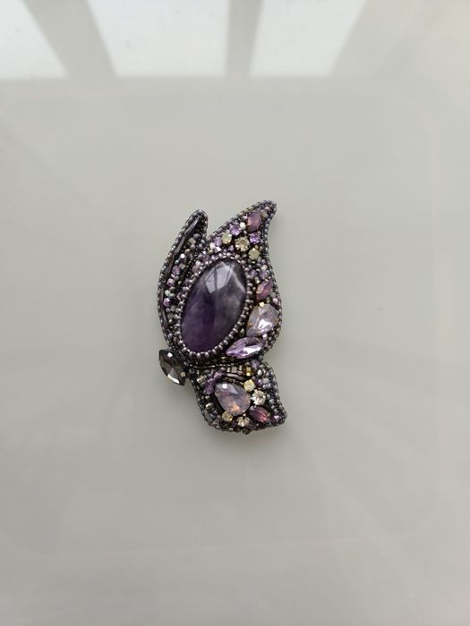 Продам фіолетову сукню та брошку з аметистом