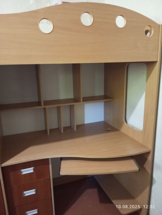 Продам ліжко-горище