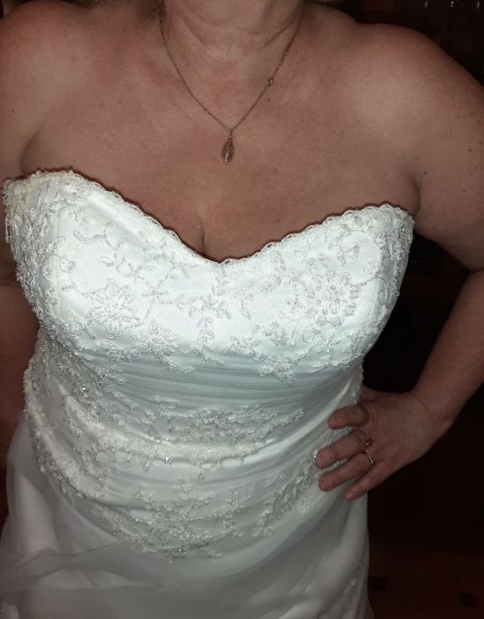 Suknia ślubna stan b.dobry wyszczuplająca