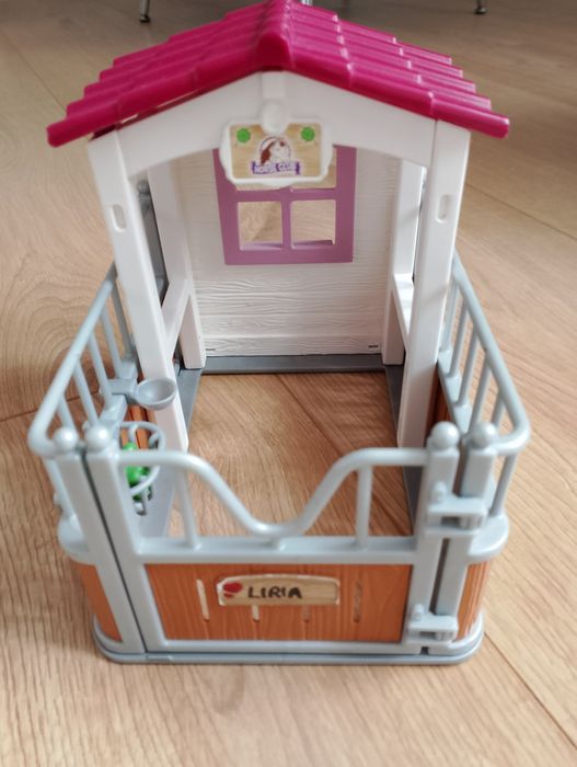 Schleich boks dla konia.