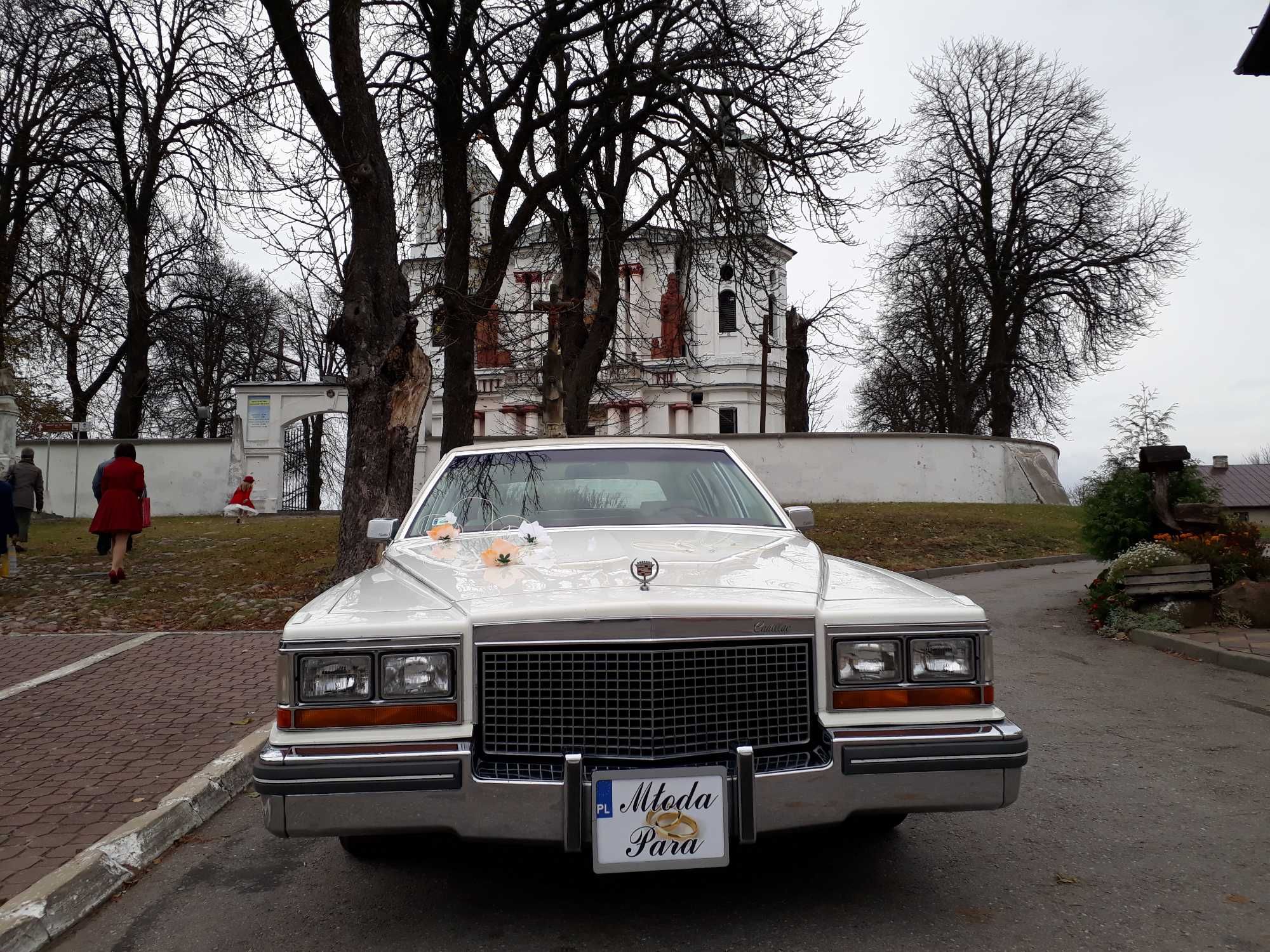 Auto na wesele samochód do ślubu Cadillac Fleetwood klasyk