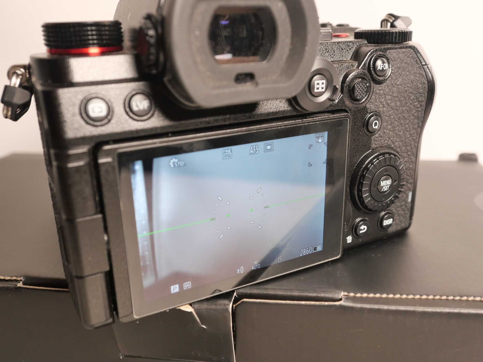 Повнокадрова камера Panasonic Lumix DC-S5 Body
