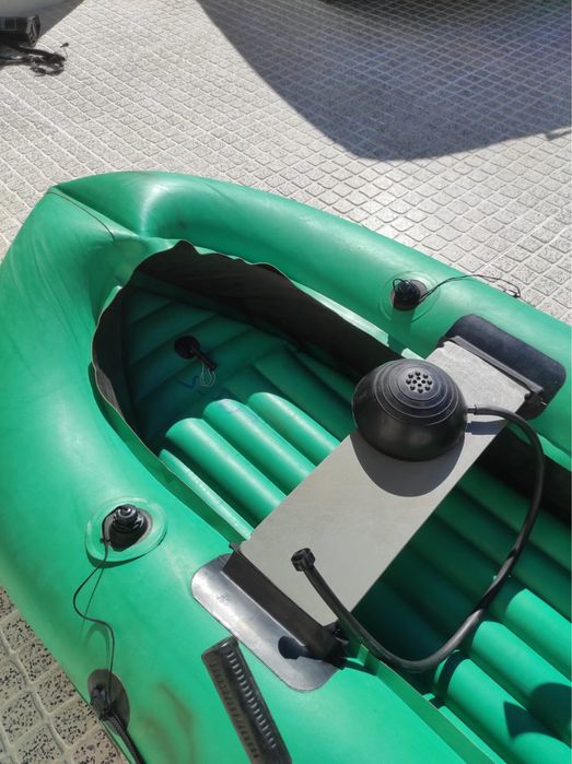 Barco em tela de borracha