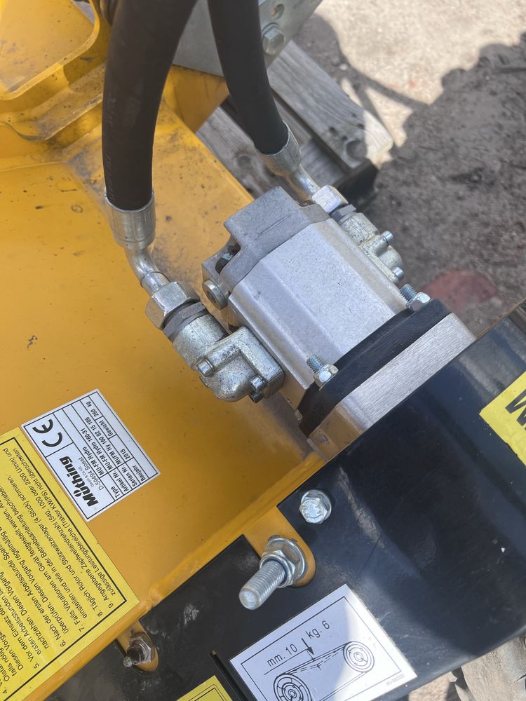 Kosiarka hydrauliczna bijakowa Muthing