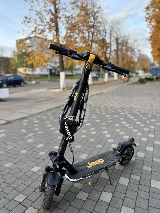 електросамокат Jeep