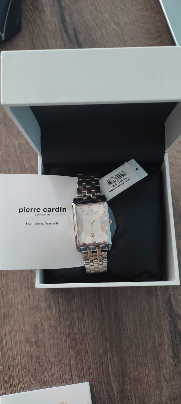 Продам женские наручные часы Pierre Cardin