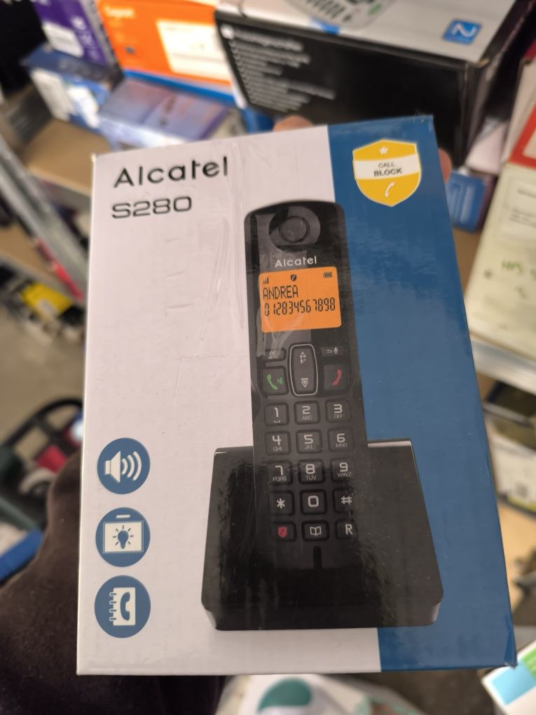 Telefony stacjonarne i bezprzewodowe cały regał