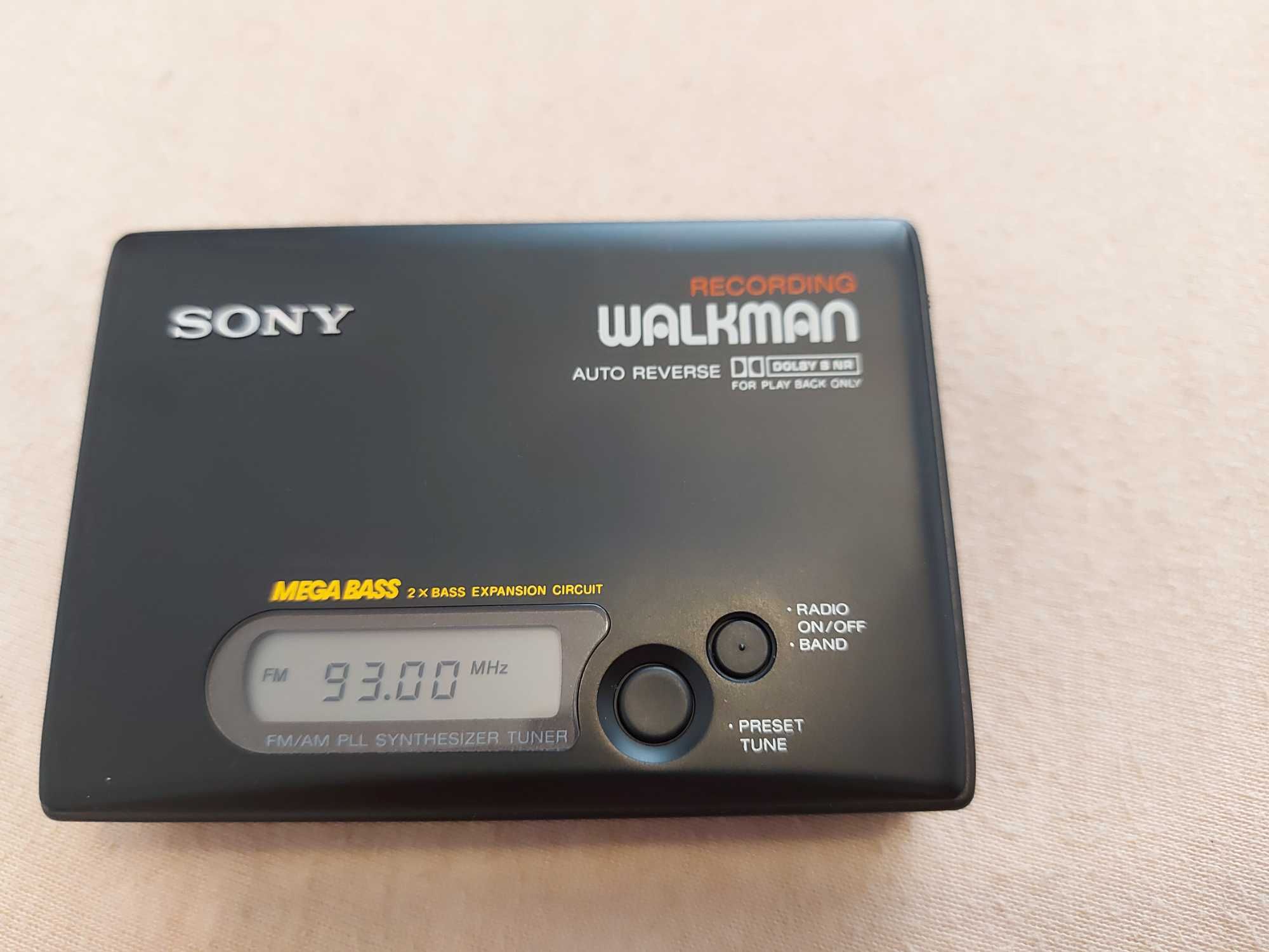 Maleńki radio-magnetofon Sony. Nagrywający Walkman. Fenomenalny stan.