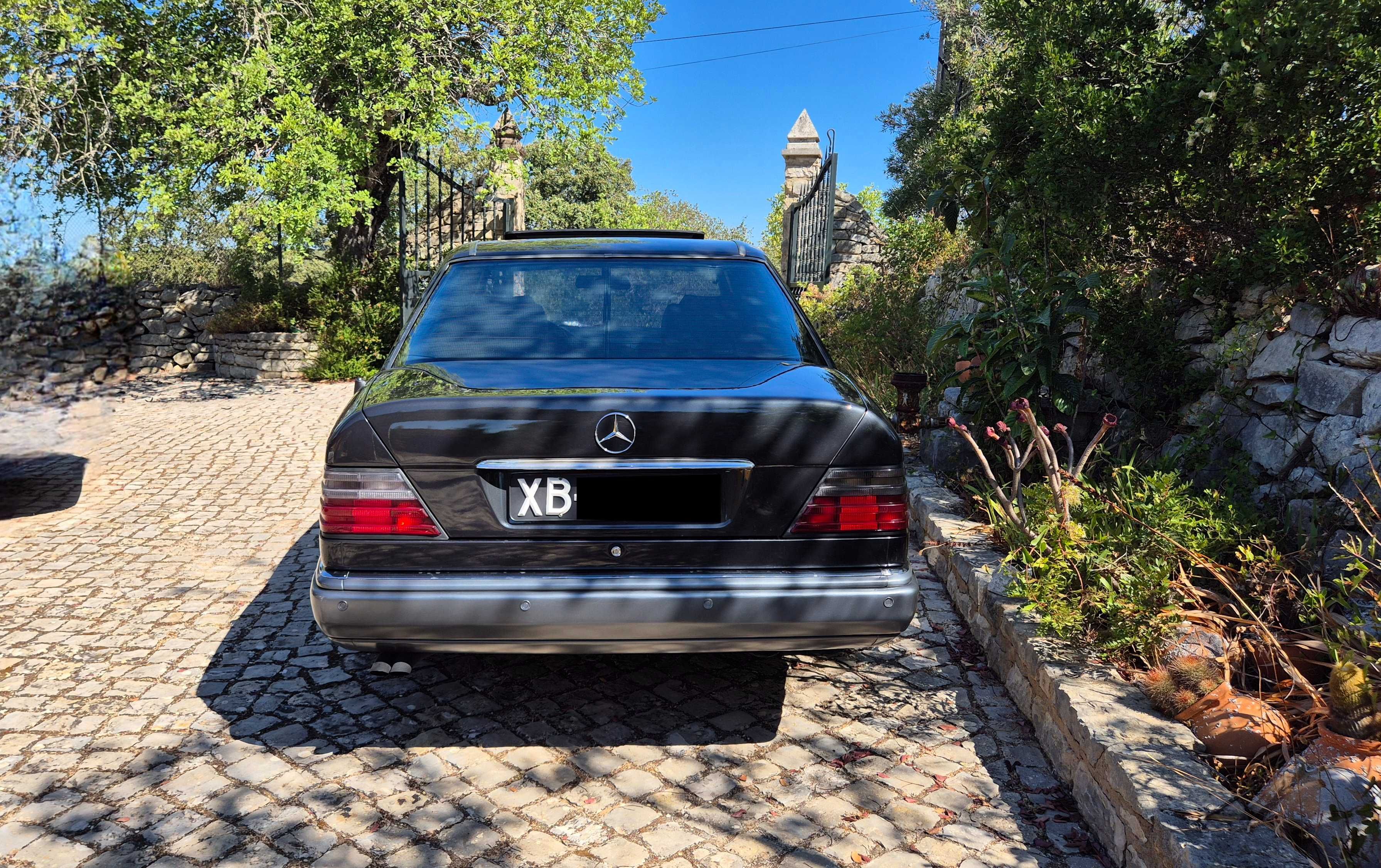 Mercedes 300D Turbo W124