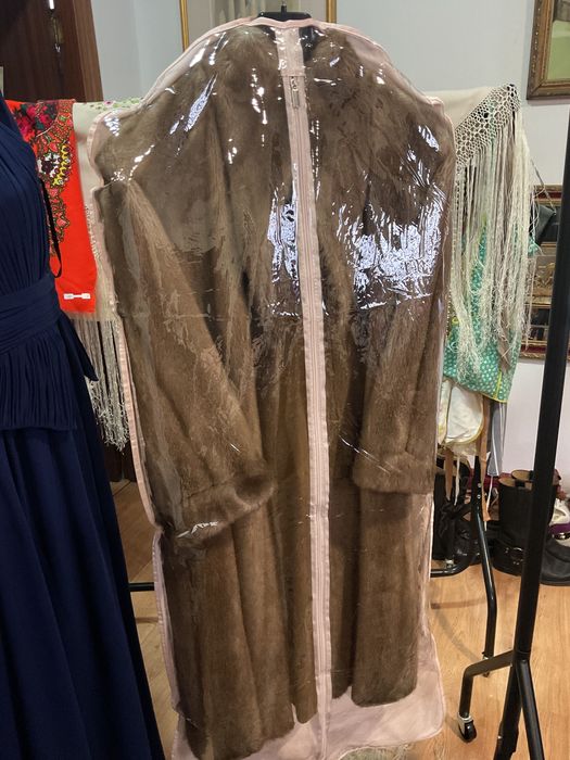 Casaco e gabardine duas peças  comprido 1,14 cm ,discrição abaixo