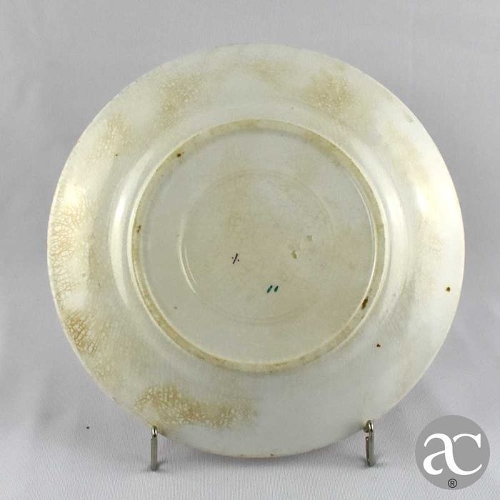 Raro Prato em Faiança de Sacavém, (1894 a 1909), cavaleiros e cavalos