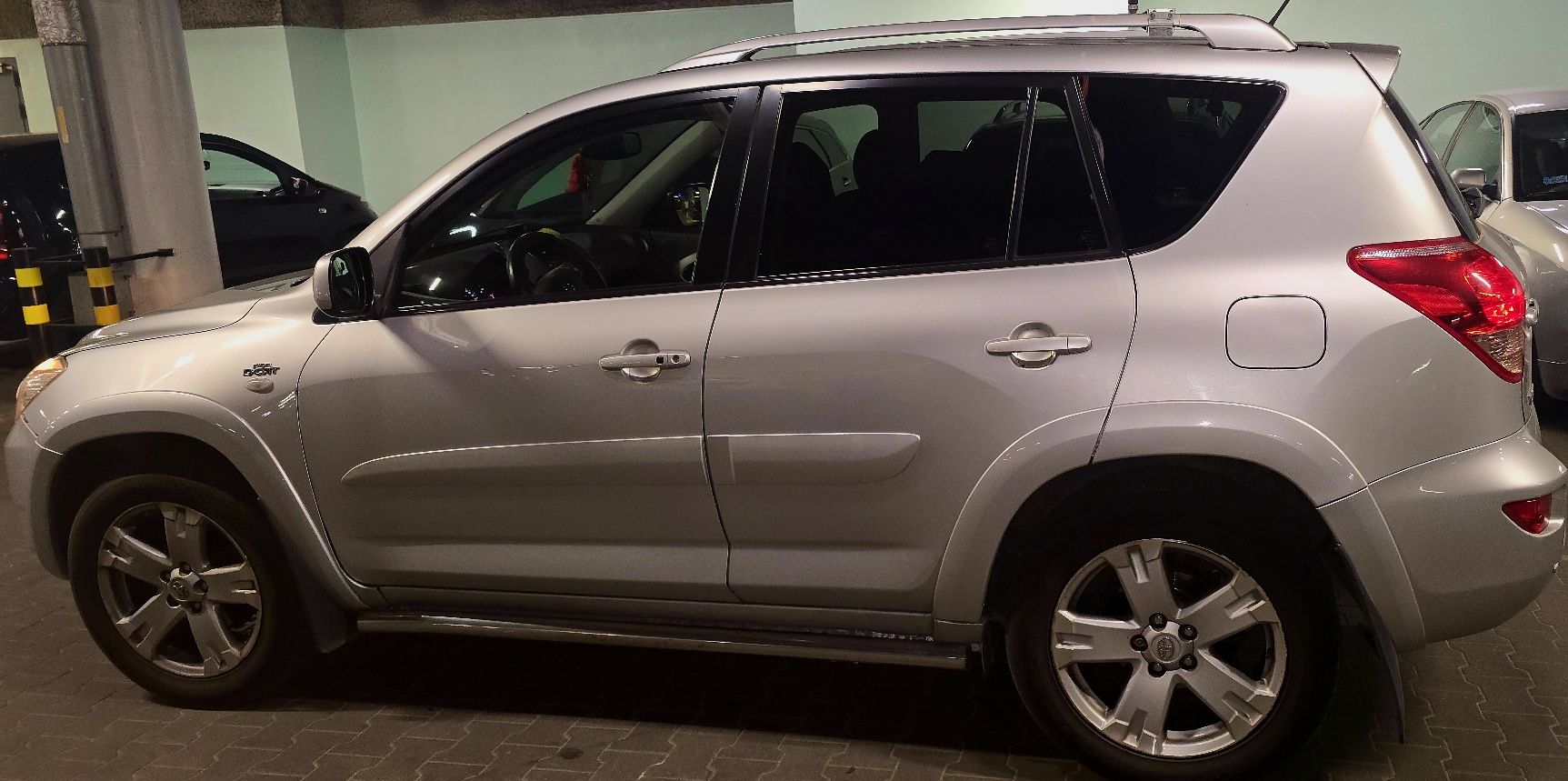 Samochód osobowy Toyota RAV4