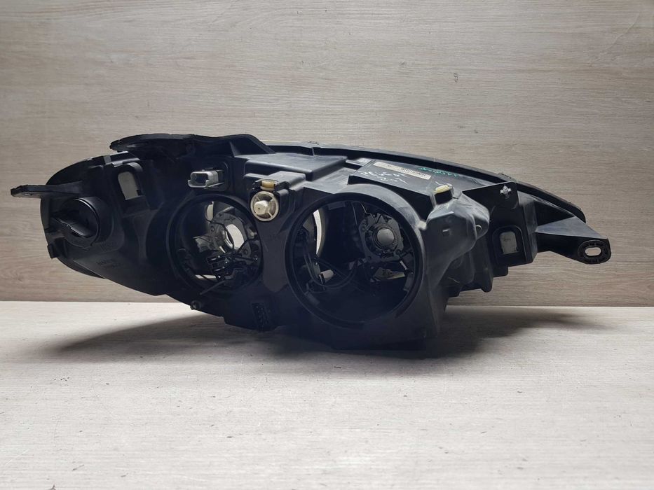 Фара ліва Peugeot 807 2002-2008p. зломане кріплення потертості на склі